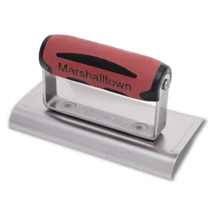 Hand edger Curved i rustfritstål for avrunding av betong kanter inn mot forskaling. Etterlater en flott finish